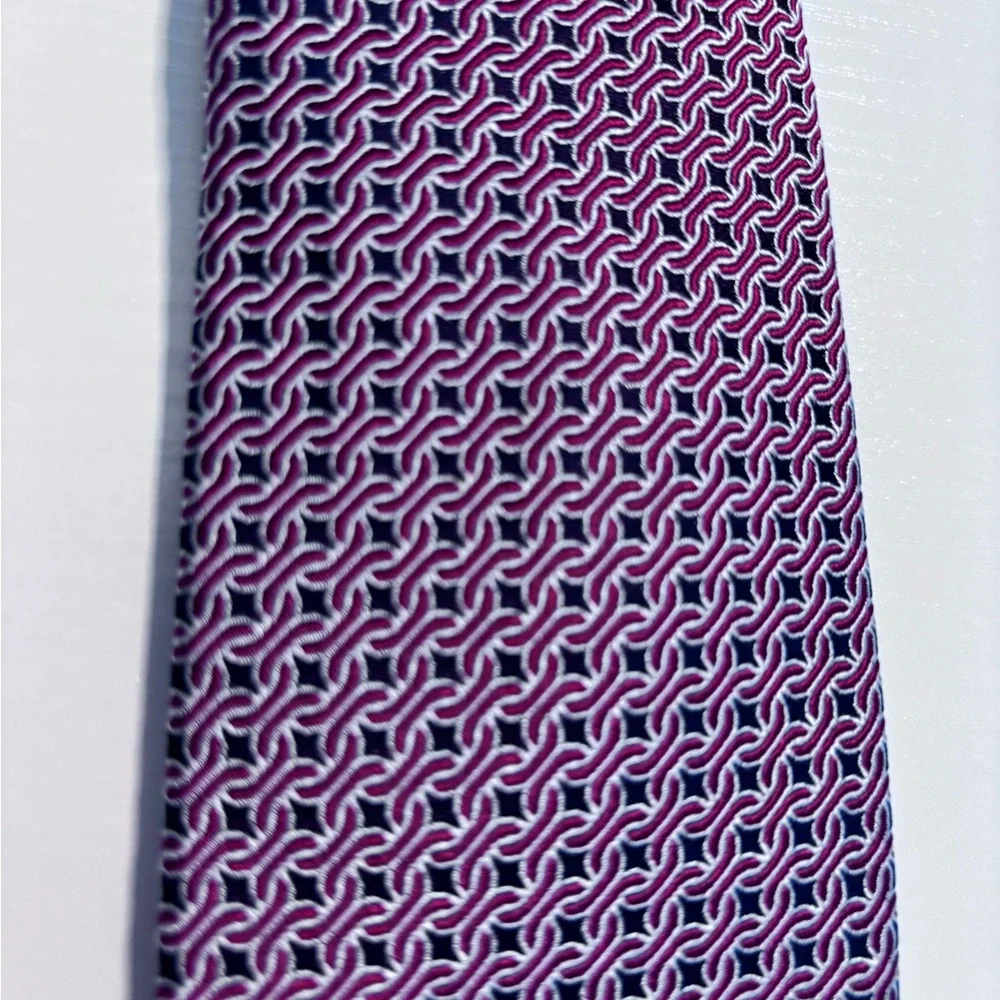 Bloomingdale’s The Men’s Store Red & Blue Silk Tie
